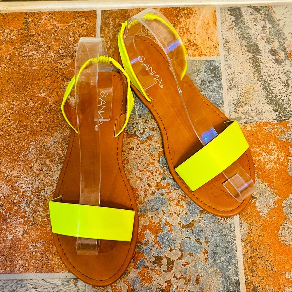 🩴NWOB! ANNA Women's Neon Yellow/Lime Sandals!